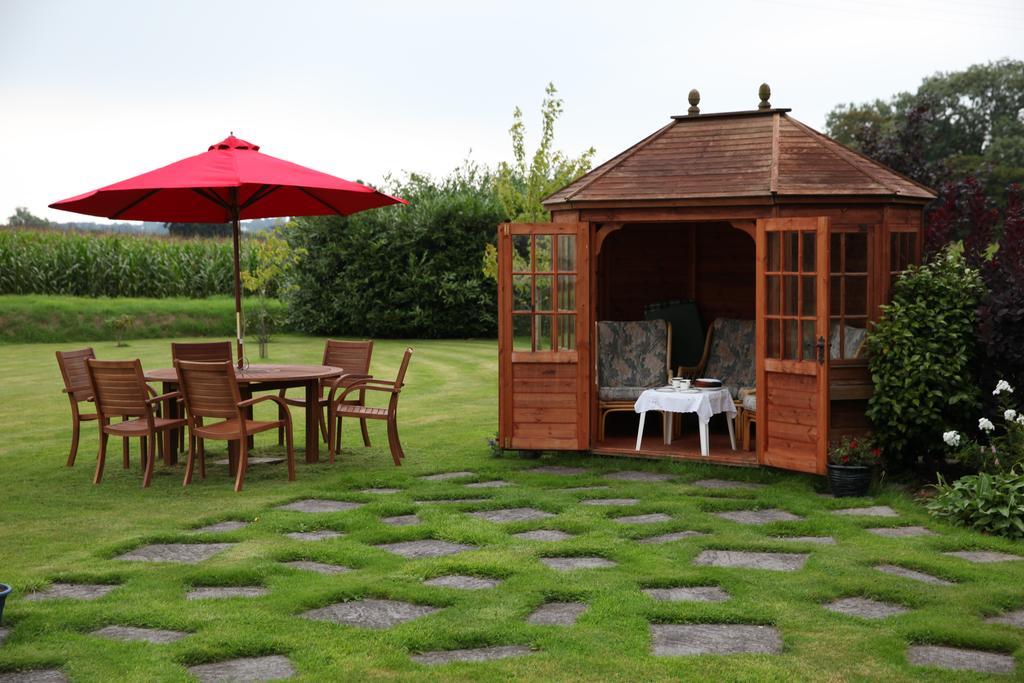 Weir Mill Farm Bed and Breakfast Cullompton Exteriör bild