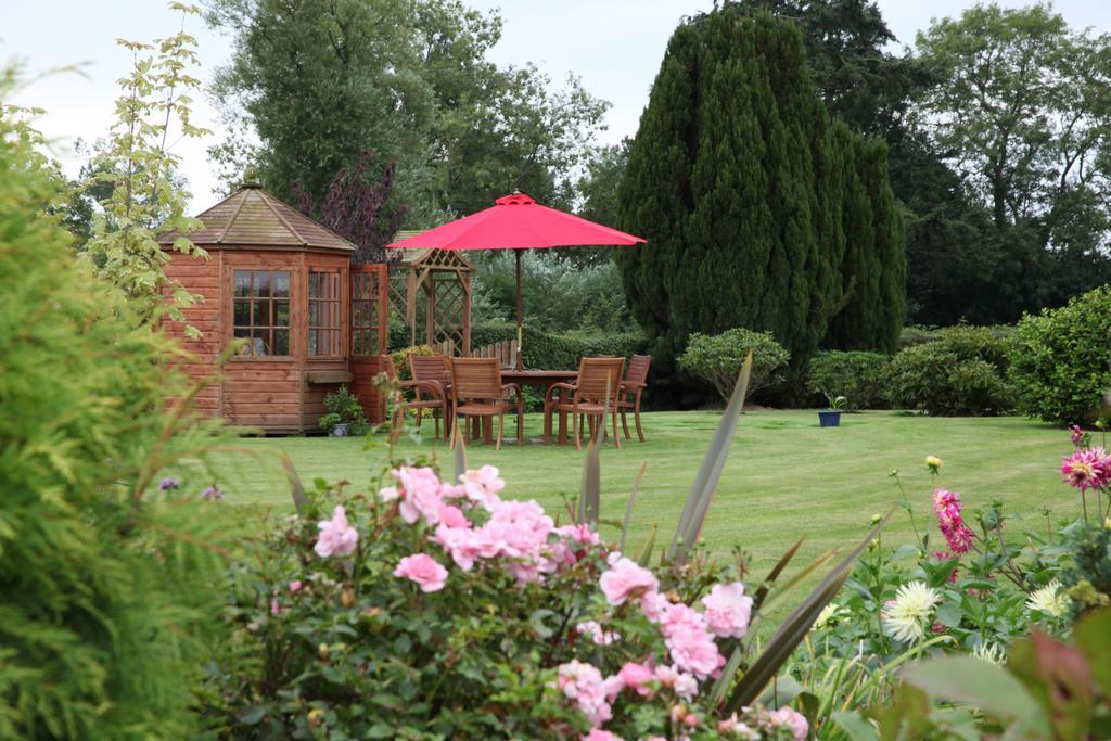 Weir Mill Farm Bed and Breakfast Cullompton Exteriör bild