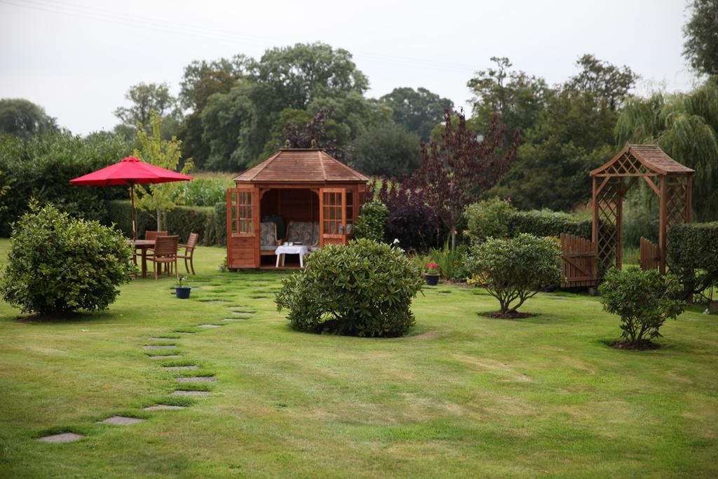 Weir Mill Farm Bed and Breakfast Cullompton Exteriör bild